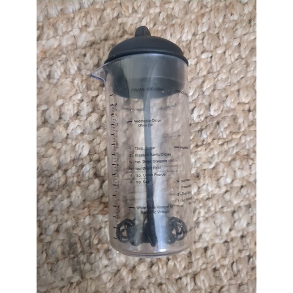Pampered Chef 2265 Measure Mix Pour Salad Dressing Mixer Maker USA Retired - Picture 1 of 6
